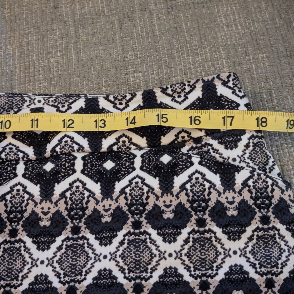 Attyre New York Bermuda Golf Shorts - Picture 7 of 9
